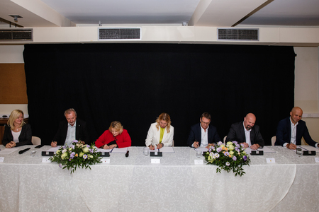 Podpis pogodbe o širitvi ZD Domžale_Eva Žurbi za Občino Domžale (3)